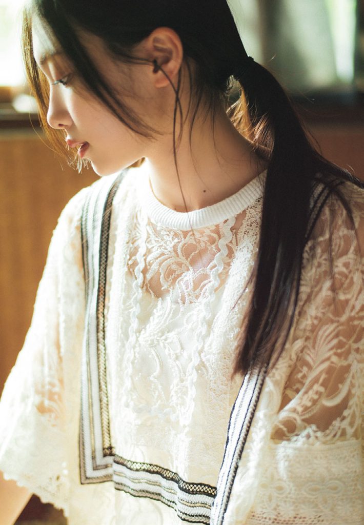 『週刊少年マガジン20号』巻中グラビアを飾る櫻坂46・谷口愛季