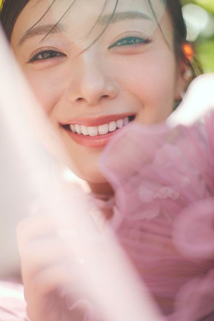 『ゼクシィ国内リゾートウエディング2026 Summer＆Autumn』に登場している櫻坂46・田村保乃