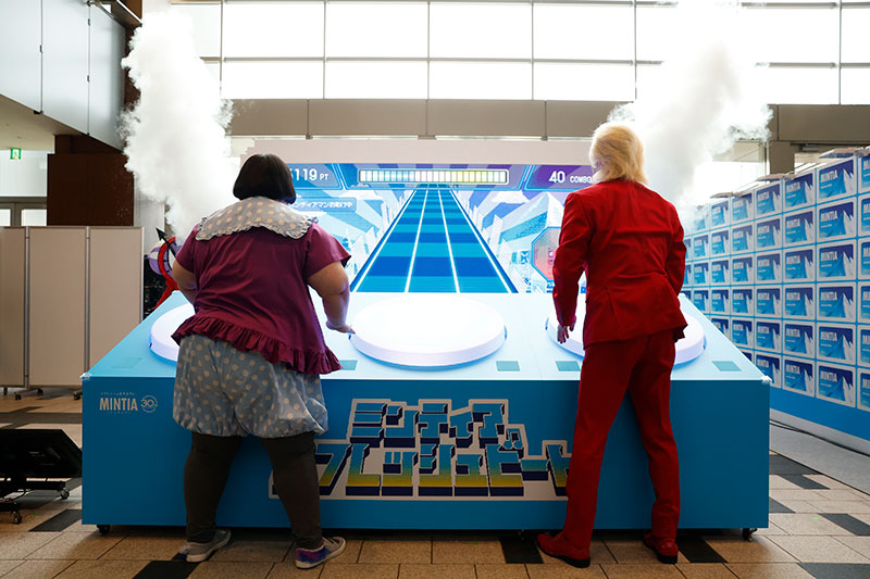 メイプル超合金が「ミンティアリフレッシュビート」PR発表会に出席