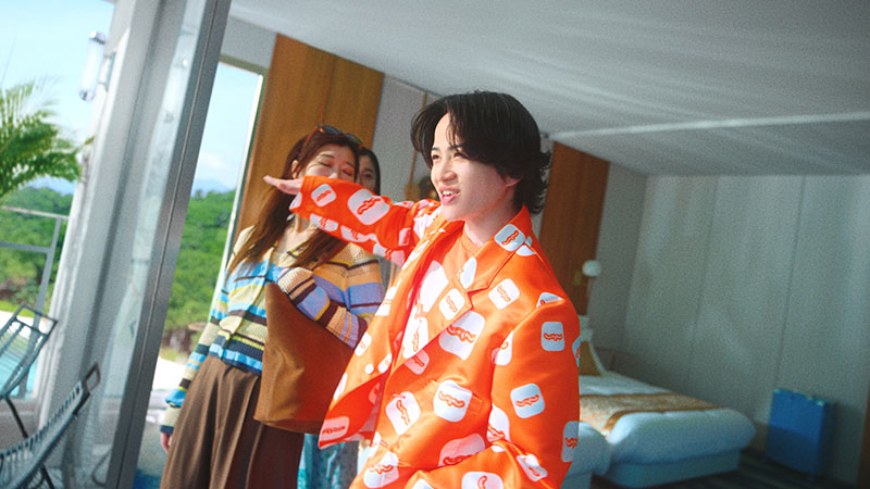 『じゃらんnet』の新CM「じゃらんアプリくんお得に予約」篇より