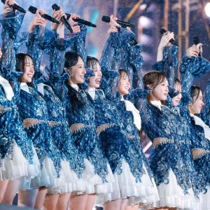 日向坂46「7回目のひな誕祭」2days公演━━大雨の1日目、サプライズ発表の2日目で7周年をお祝い