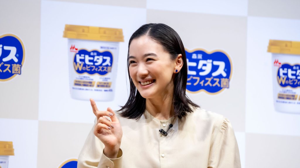「ビヒダスヨーグルト Wのビフィズス菌」新CM発表会に出席した蒼井優