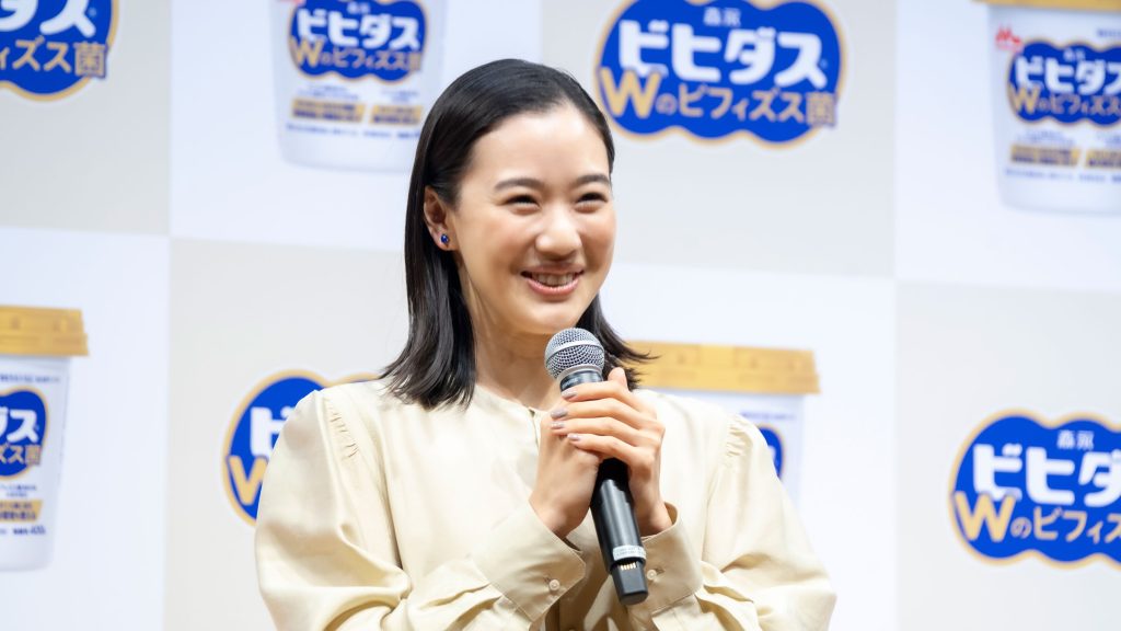 「ビヒダスヨーグルト Wのビフィズス菌」新CM発表会に出席した蒼井優