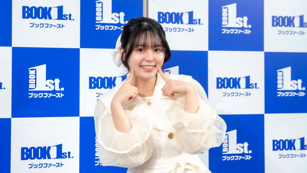 松島かのんが2nd写真集『Surprise！』発売記念取材会に出席