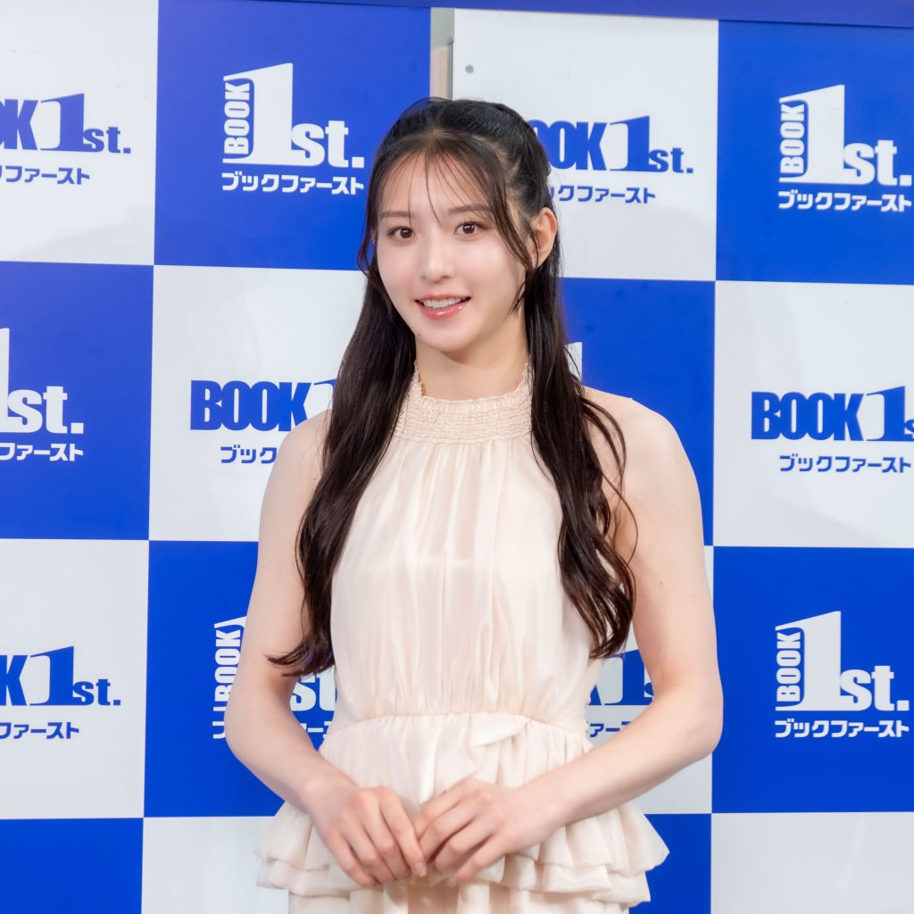 宮原華音が1st写真集「K.O～kanon origin～」発売記念取材会に出席