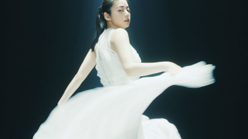 フェイスパウダー「コンプレクションクリエイター」TVCMより