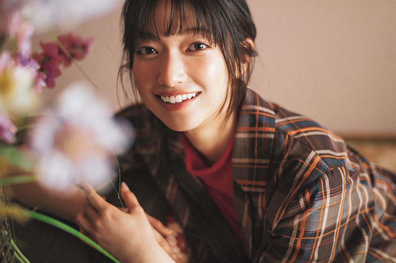 『週刊少年マガジン21号』巻頭グラビアを飾る櫻坂46・大園玲