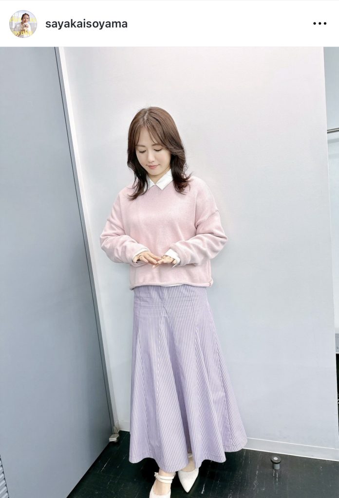 爽やかな色合いの衣装姿