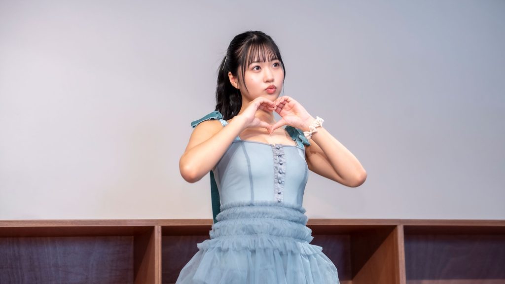 南みゆかが写真集『à la mode(アラモード)』発売記念取材会に出席