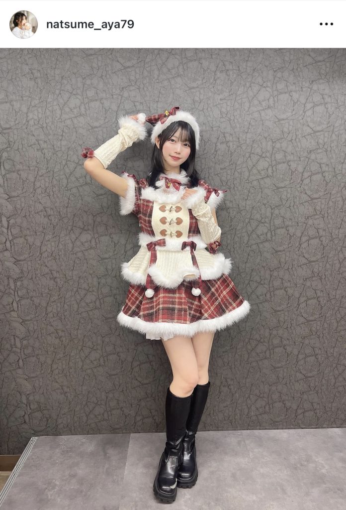 クリスマスイベントでのミニスカ衣装姿もとても魅力的