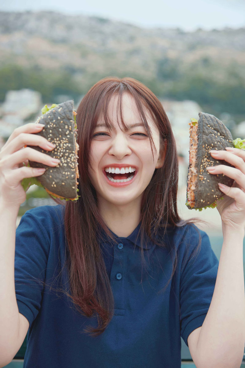 乃木坂46・金川紗耶1st写真集『好きのグラデーション』より