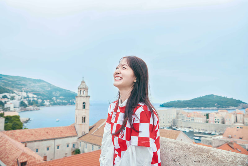 乃木坂46・金川紗耶1st写真集『好きのグラデーション』より