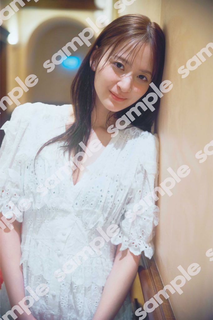 乃木坂46・金川紗耶1st写真集『好きのグラデーション』より、YouTube生配信特典、本編未公開カット折り目なしB3ポスター(※配信は終了)