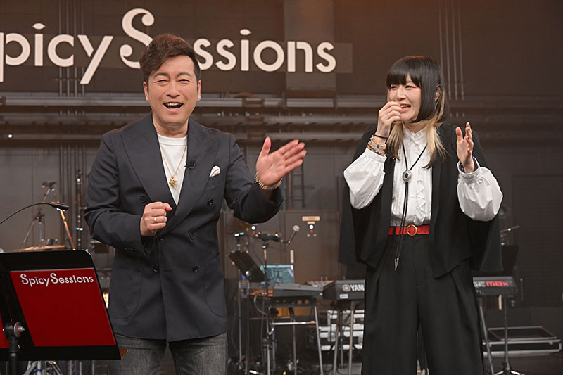 『Spicy Sessions』よりセッション前の打ち合わせの一コマ