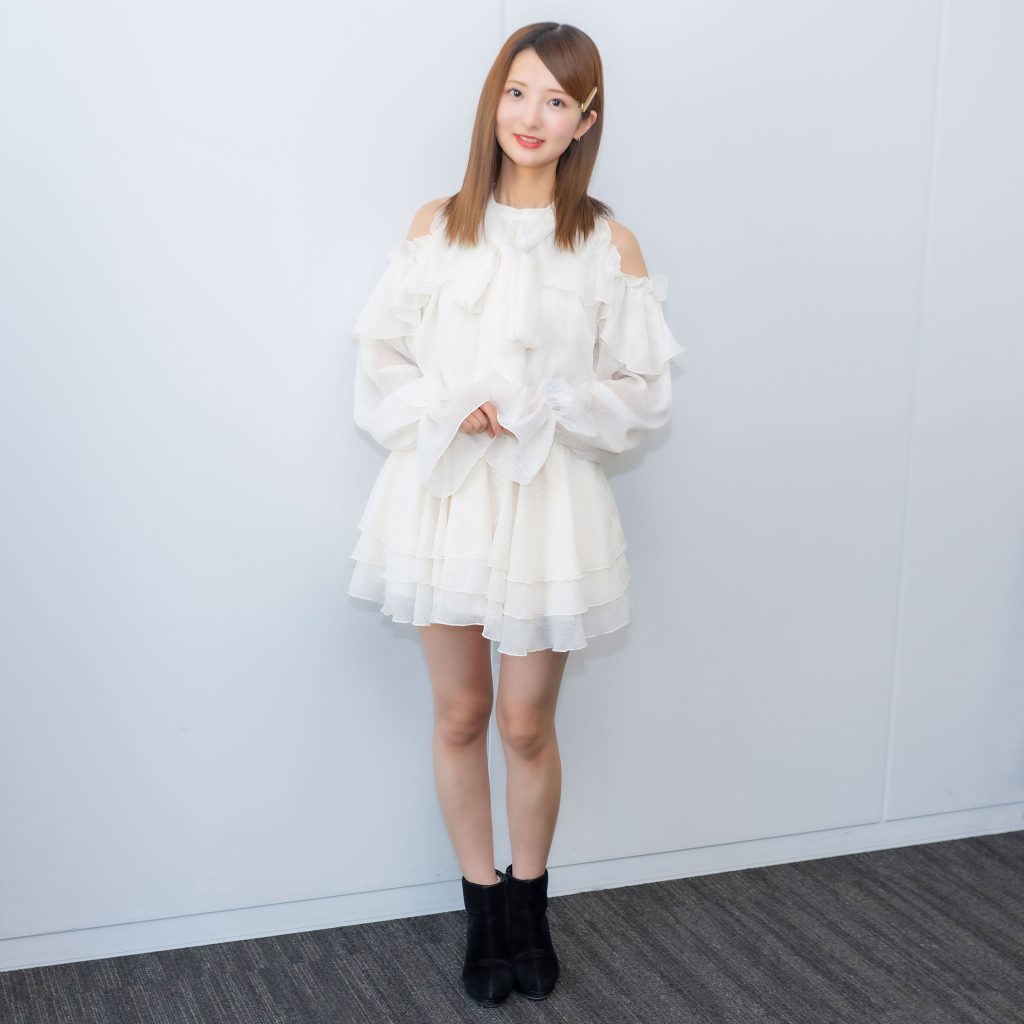 1st写真集『無防備な私』を発売する藤本冬香