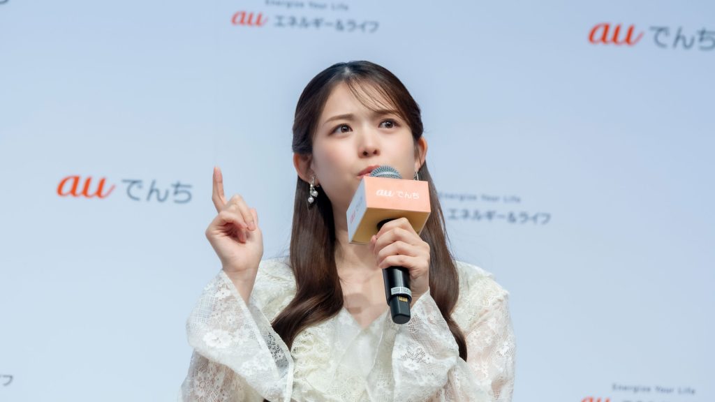 新サービス『auでんち』PR発表会に出席した松村沙友理