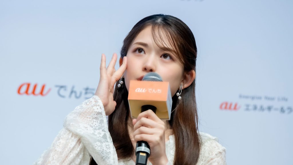 新サービス『auでんち』PR発表会に出席した松村沙友理
