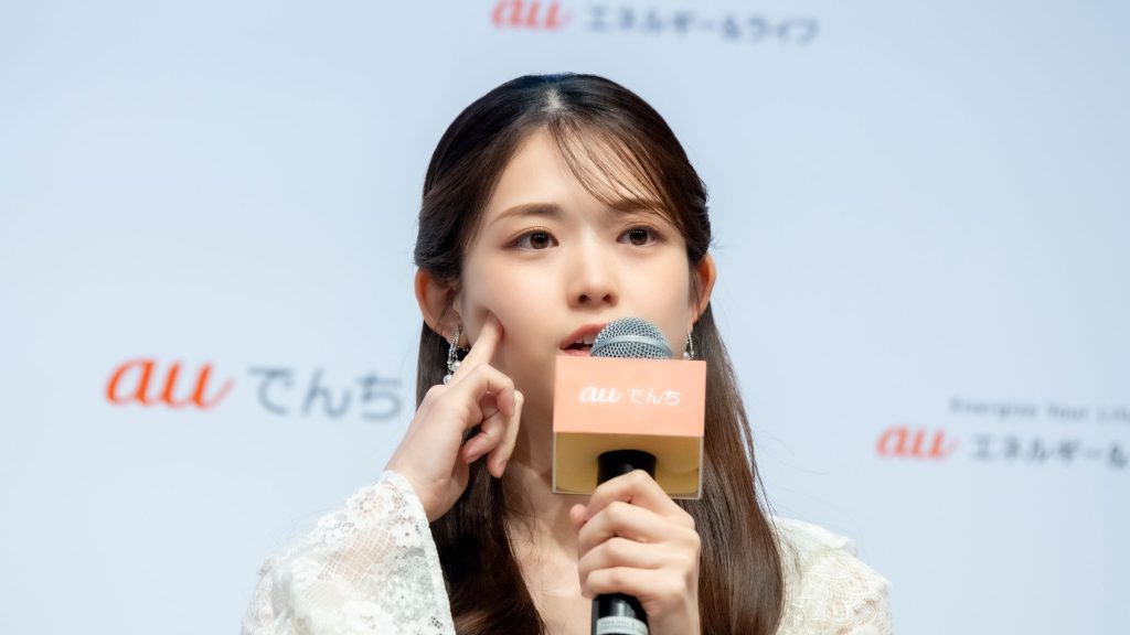 新サービス『auでんち』PR発表会に出席した松村沙友理