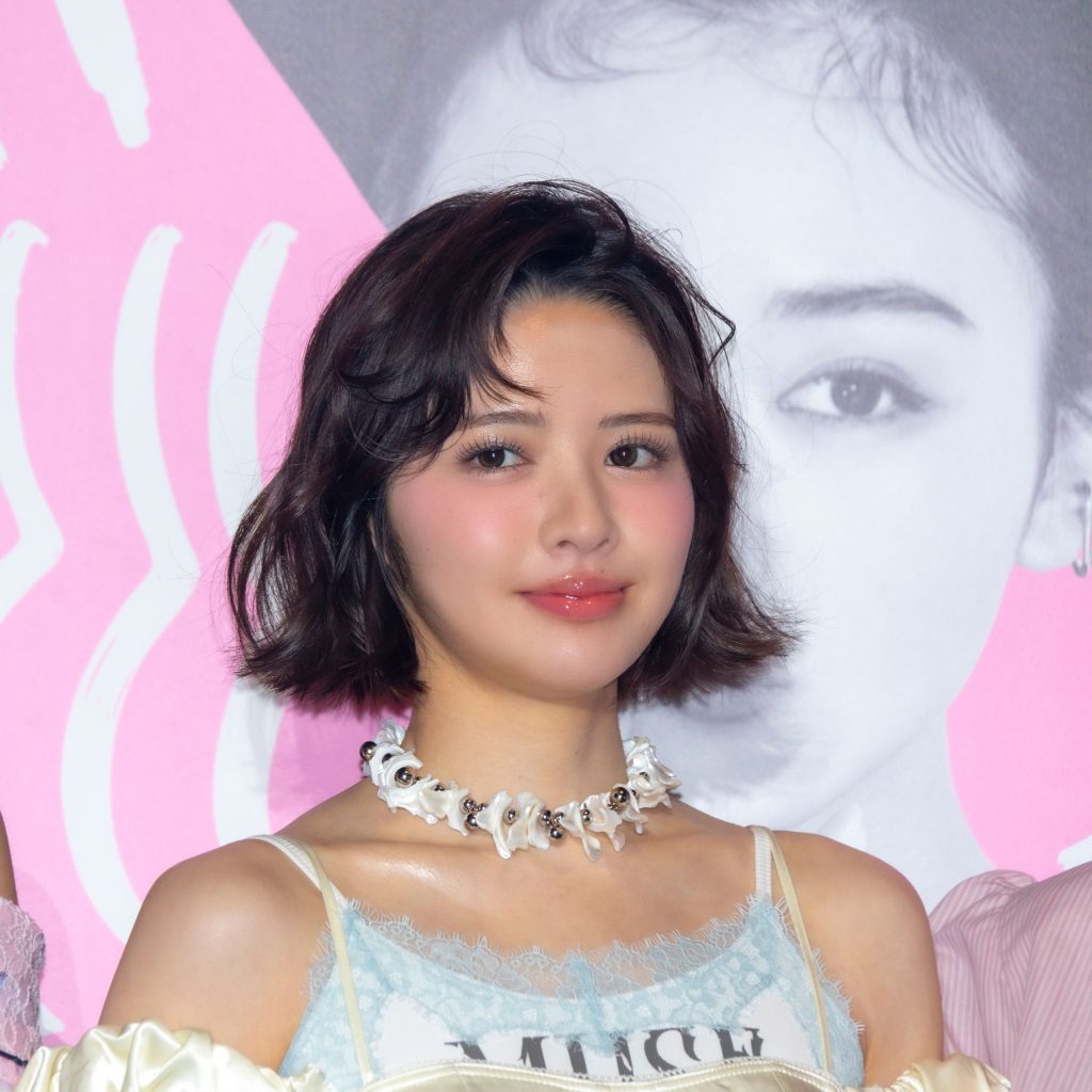 『ViVi 超ポジティブ EXPO 2026』記者会見に出席したFRUITS ZIPPER・鎮西寿々歌