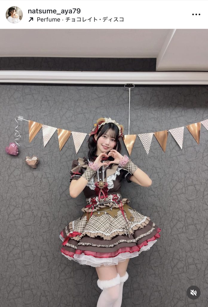 ニーハイと絶対領域が眩しい「バレンタイントークイベント」での衣装姿