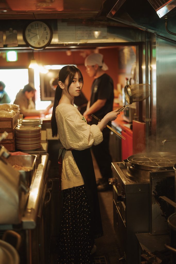 『BRODY4月号』より、山下瞳月×ラーメングラビア