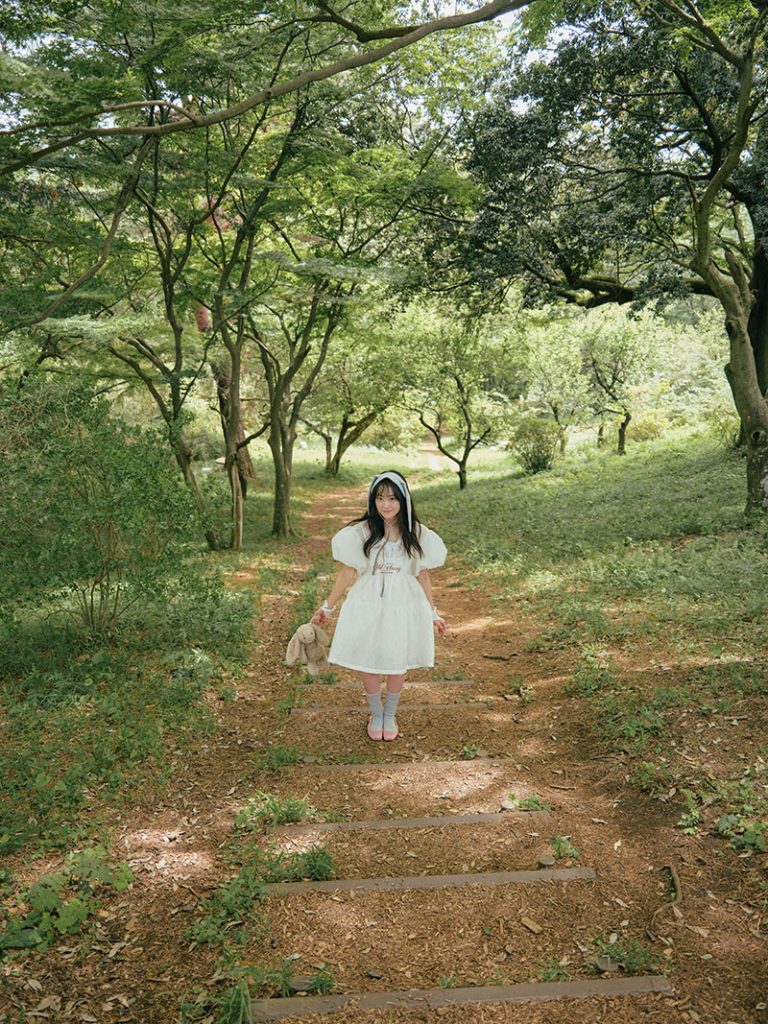 「B.L.T.2026年7月号」に登場しているAKB48・髙橋舞桜