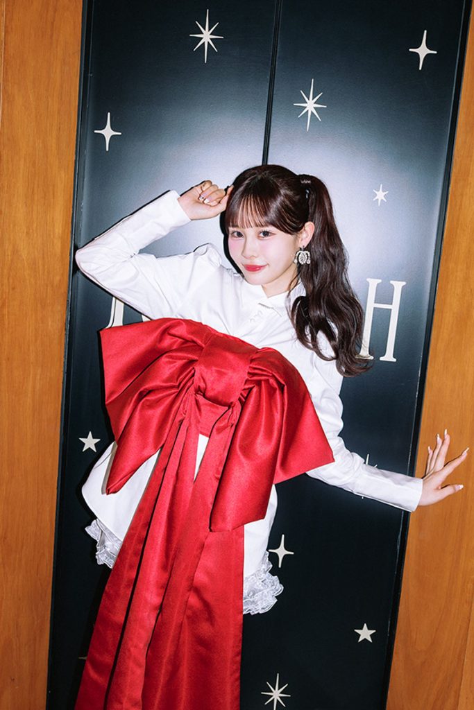 『CANDY TUNE 3rd Anniversary写真集 SUGAR AND HUES』より村川緋杏