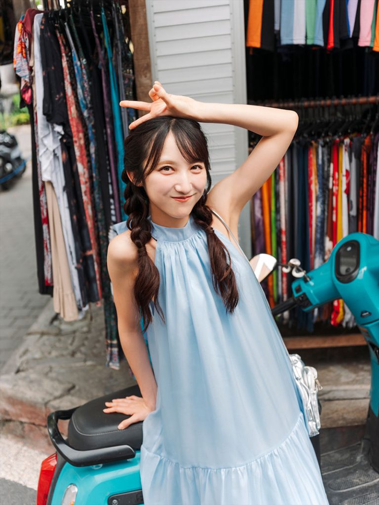 AKB48長友彩海1st写真集『予定外の瞳』より