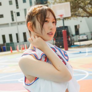 日向坂46藤嶌果歩、ミニバス少女の面影にキュン　ポニテ×ユニフォームで魅せる爽やかへそチラ