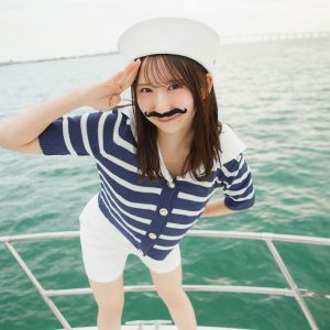 日向坂46藤嶌果歩、付け髭マリンルックで大航海…1st写真集より新先行カット解禁