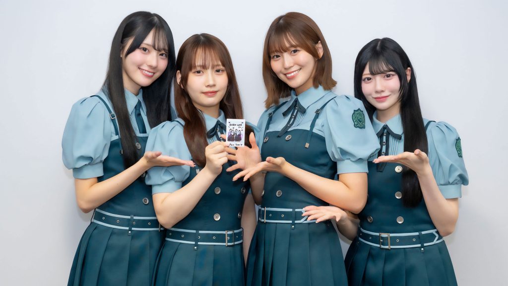 Rain Tree綾瀬ことりさん・市原紬希さん・新野楓果さん・水野乃愛さんのチェキを1名様に