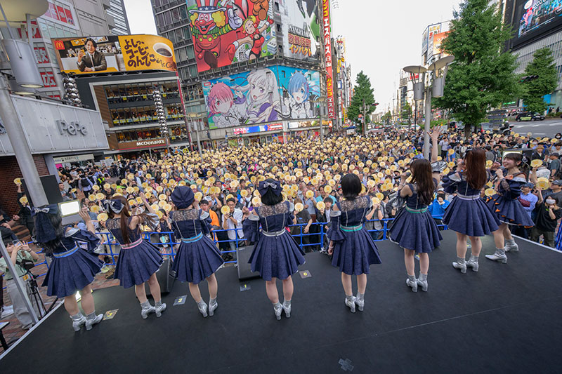 「ラフ×ラフ フリーライブ～1500人笑わせないと"夏"来ません！～」より