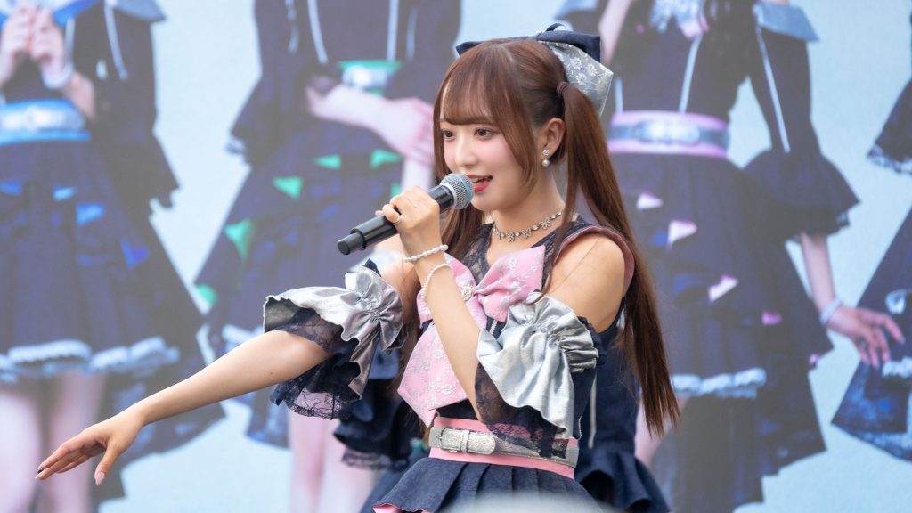 『ラフ×ラフ フリーライブ~1500人笑わせないと“夏”来ません!~』より