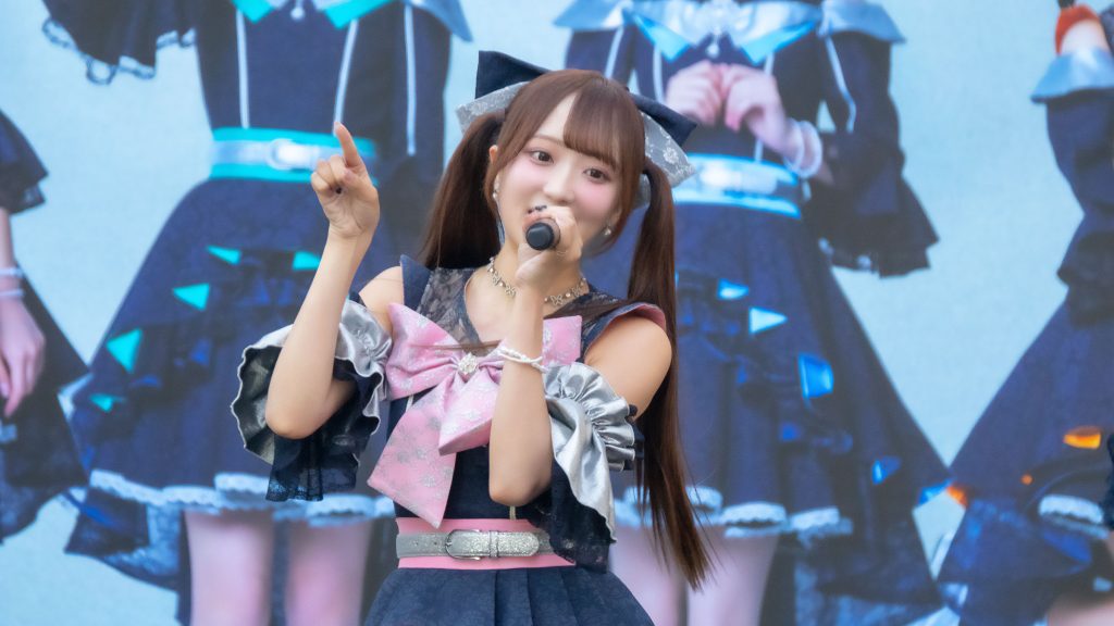 『ラフ×ラフ フリーライブ~1500人笑わせないと“夏”来ません!~』より