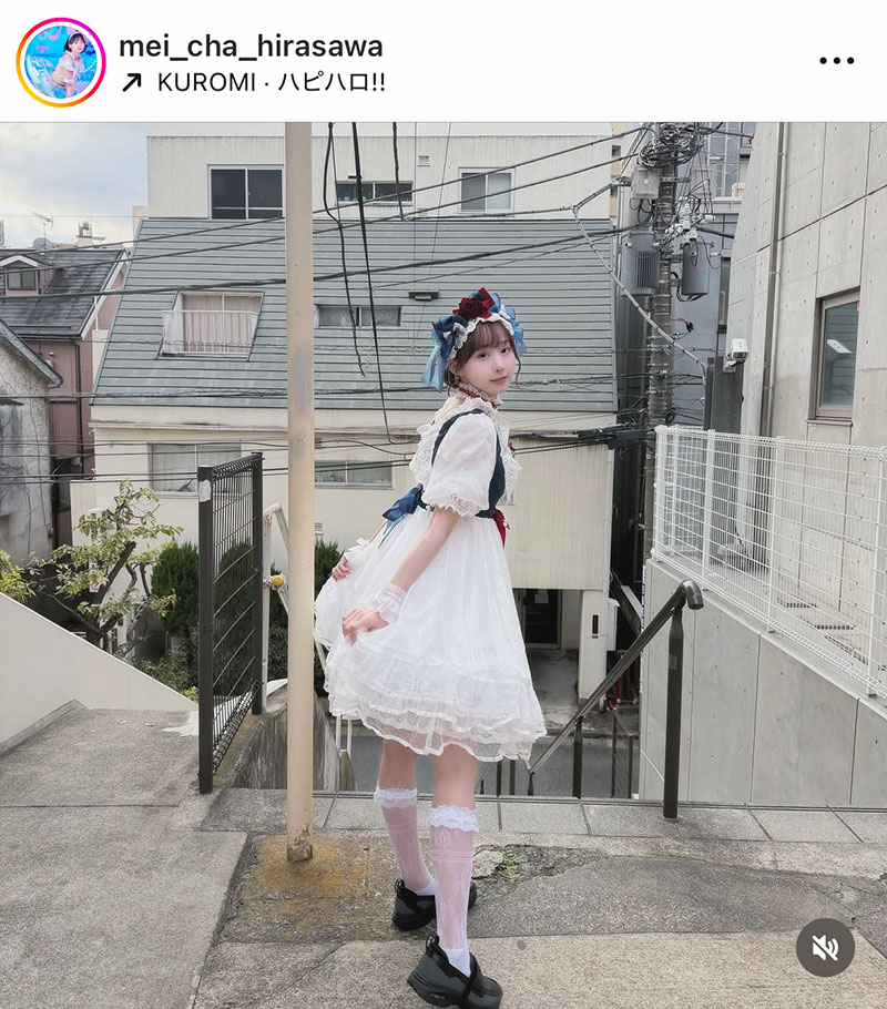ライブ衣装で街を散歩
