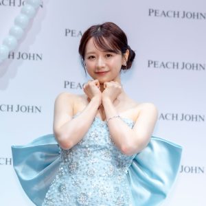 森香澄、人魚のような姿で貝殻から登場「夢に見ていたような世界」
