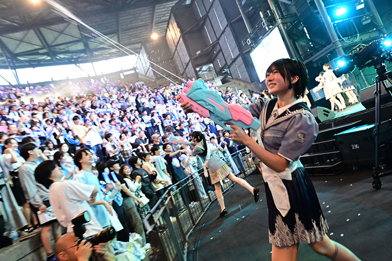 「結成3周年記念 僕が観たかった『青空野外』ライブ2026」より「空色の水しぶき」