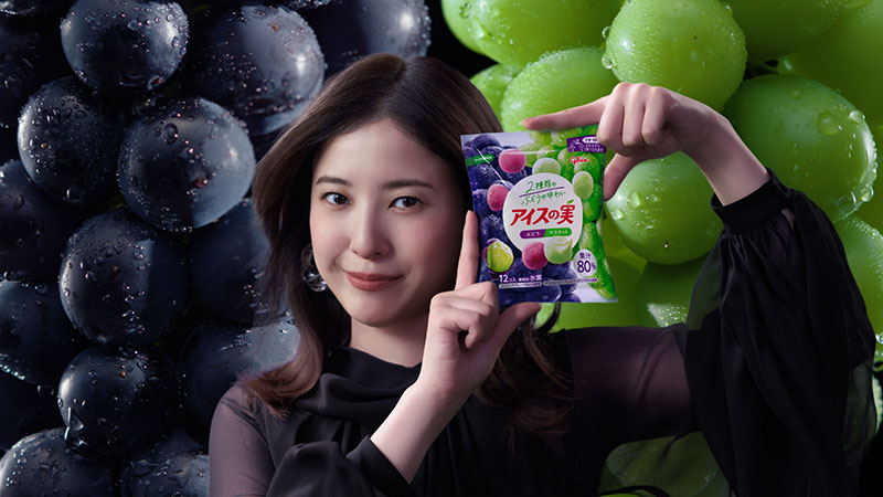 「アイスの実」新TV-CM『アイスの実 味わう濃厚ジェラート』篇より