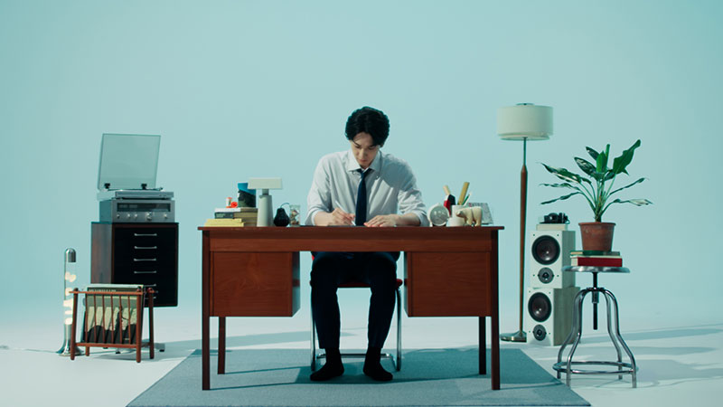 電子書籍リーダー「Kindle Scribe」新WEB CM「考える人は、書くを止めない篇」より