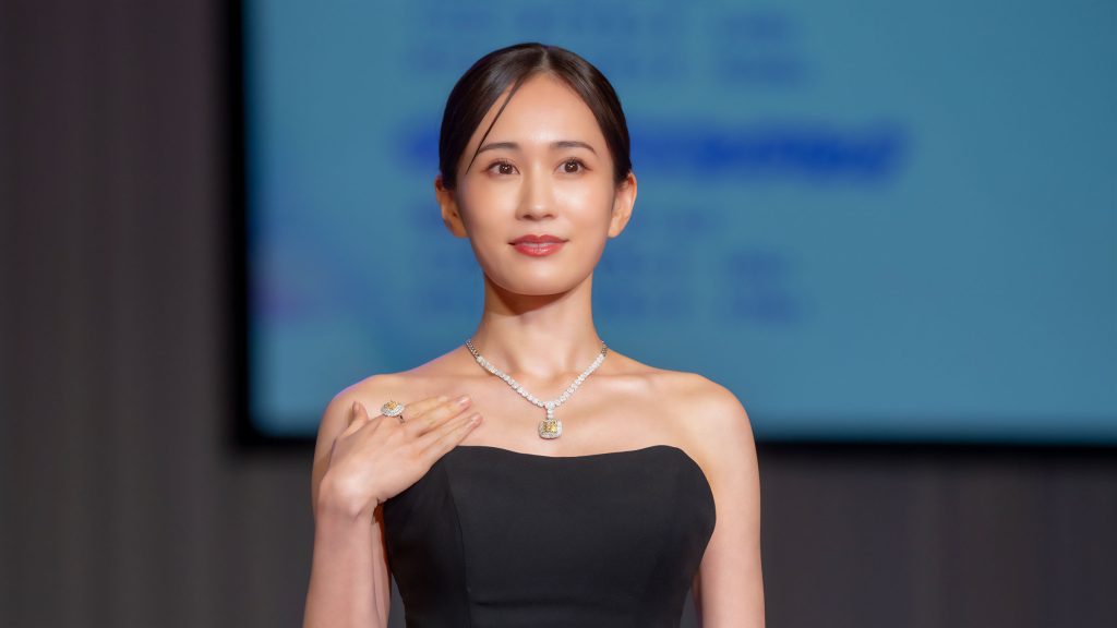 「第37回日本ジュエリーベストドレッサー賞」授賞式に出席した前田敦子