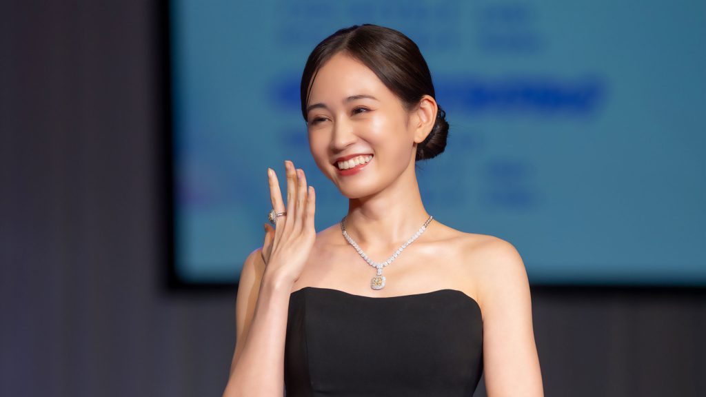 「第37回日本ジュエリーベストドレッサー賞」授賞式に出席した前田敦子