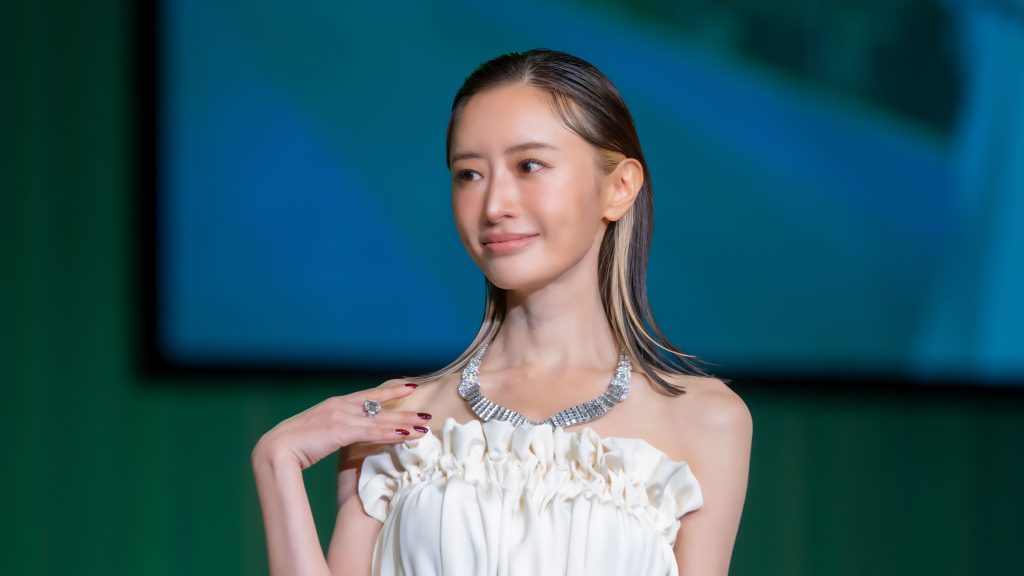 「第37回日本ジュエリーベストドレッサー賞」授賞式に出席した松本まりか