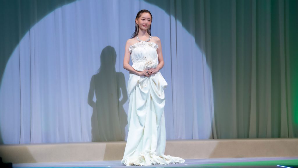 「第37回日本ジュエリーベストドレッサー賞」授賞式に出席した松本まりか