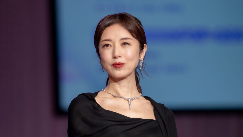 「第37回日本ジュエリーベストドレッサー賞」授賞式に出席した高岡早紀
