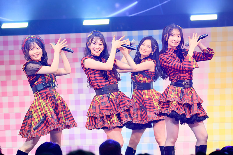『AKB48 19期生昇格LIVE ~次の夏まで、ギンガムチェック~』より