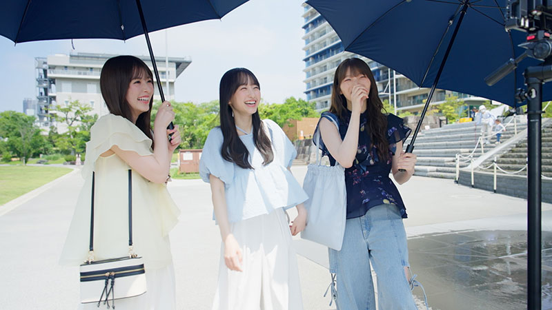 新TVCM「メイク仕上げの新習慣!」篇メイキングより