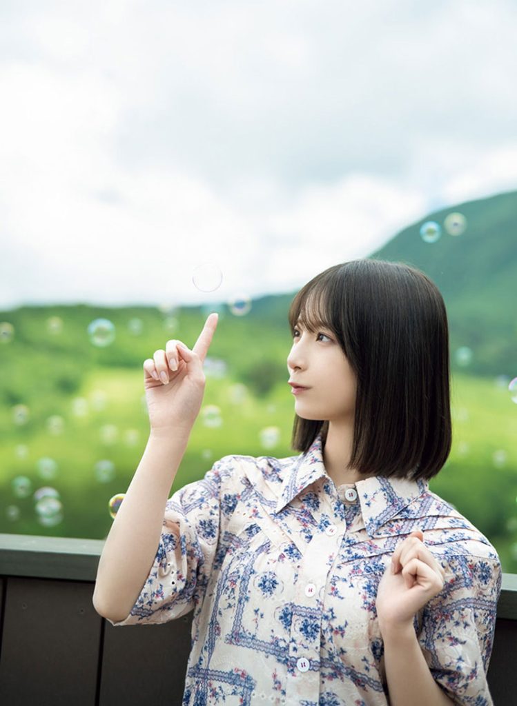 『週刊少年マガジン34号』に登場している日向坂46・渡辺莉奈
