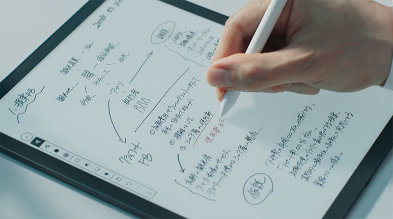 電子書籍リーダー「Kindle Scribe」新WEB CM「考える人は、書くを止めない篇」より