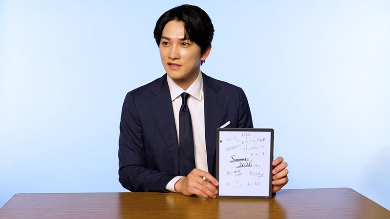 インタビューに応じる町田啓太