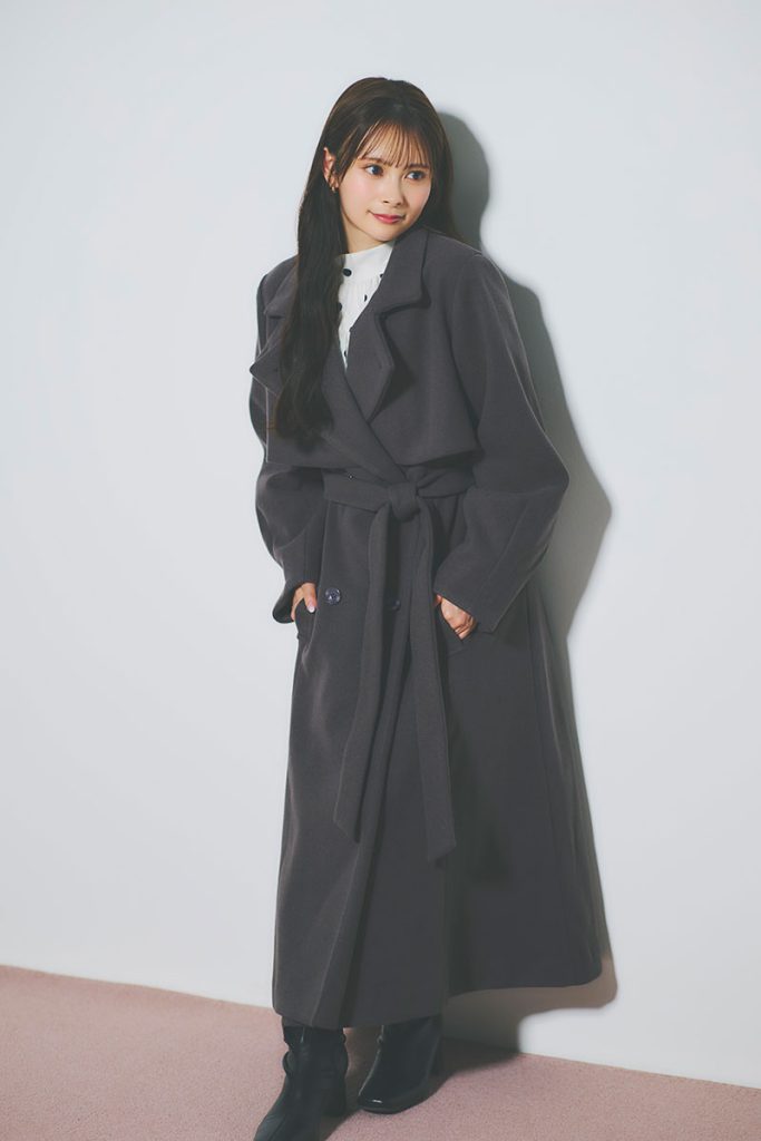落ち着いたトーンでまとめ、上品で洗練された印象に／dazzlin_伊藤百花